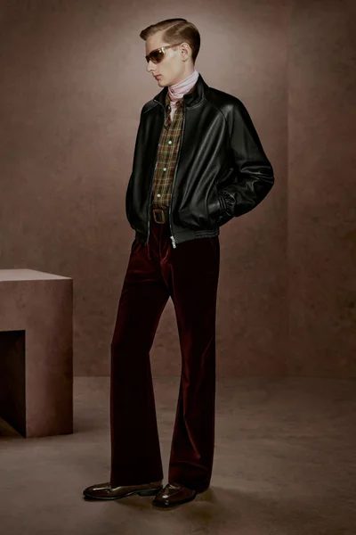 Look 16